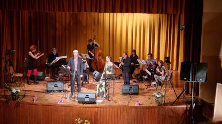 Žalostinke po razkriško, pesmi Vlada Žabota, zazvenele v razkriškem domu kulture 5